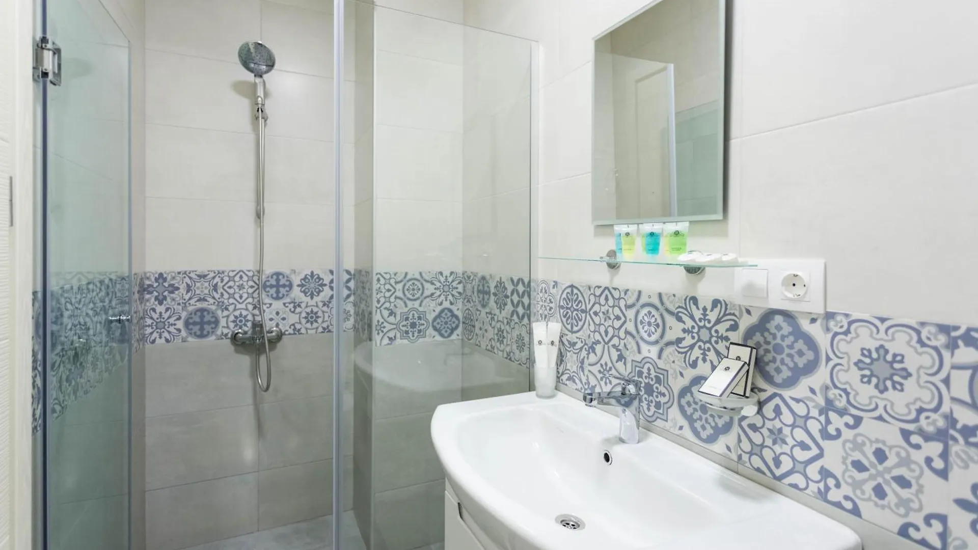 Fabulous Location Apartment Тбилиси