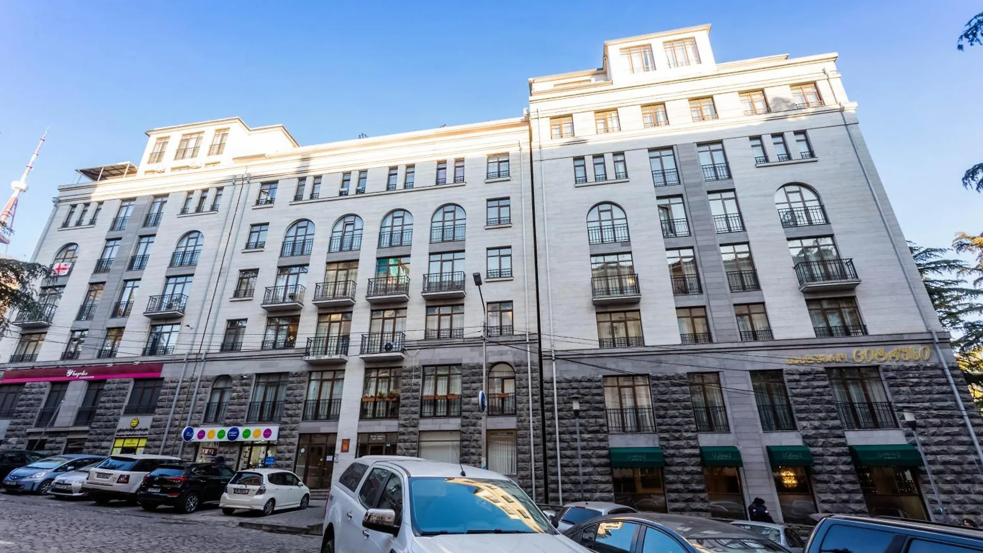 Fabulous Location Apartment Тбилиси